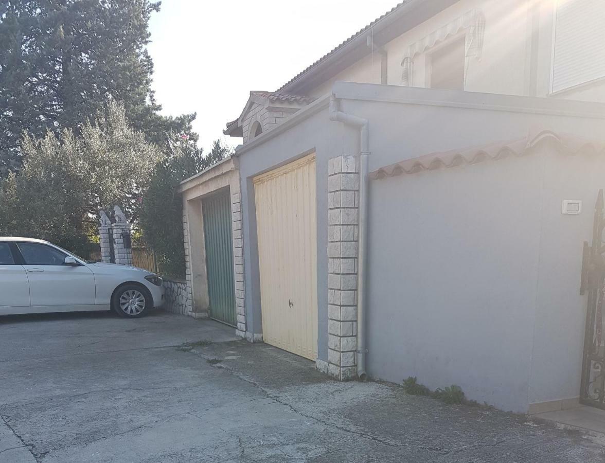 Alda Appartamento Pola Esterno foto